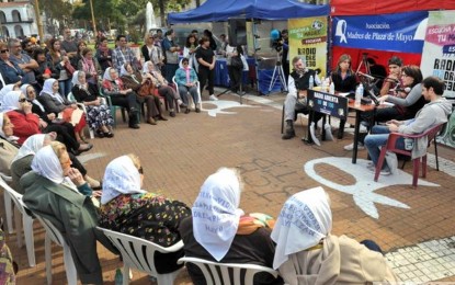 39 años de la primera ronda de las Madres en la Plaza de Mayo
