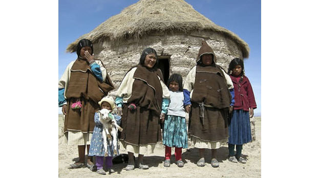 Los hombres de estaño a orillas del Titicaca