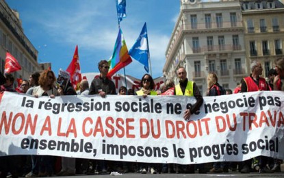 Francia impone por decretazo la reforma laboral y las protestas se recrudecen