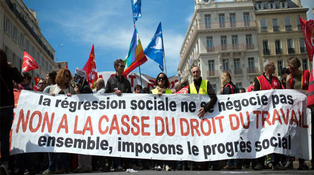 Francia impone por decretazo la reforma laboral y las protestas se recrudecen