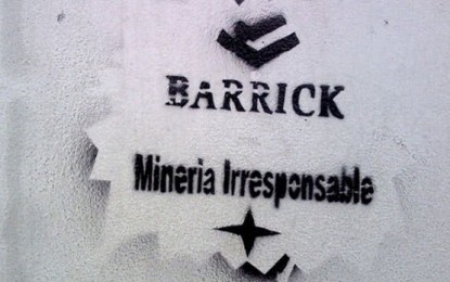 Acusan a Barrick Gold de arruinar la actividad agrícola (y turística) en los alrededores de la mina del derrame de cianuro