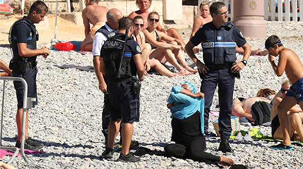 Suspenden prohibición del burkini en playas francesas