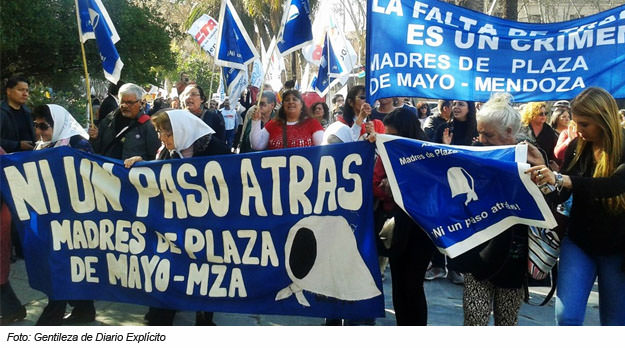 Las Madres de Plaza de Mayo de Mendoza conmemoraron la ronda número 2.000