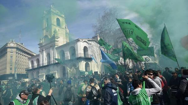 Cuidado ! viene llegando …