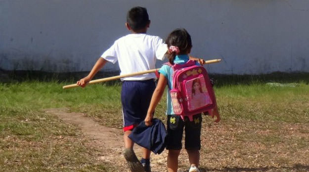 Por falta de transporte niños no pueden ir a escuela rural