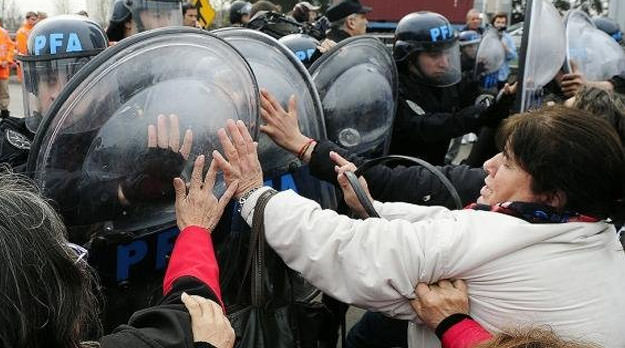 Seis meses de garrote de los uniformados
