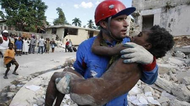Haiti muere por nosotros ( poema Urgente)