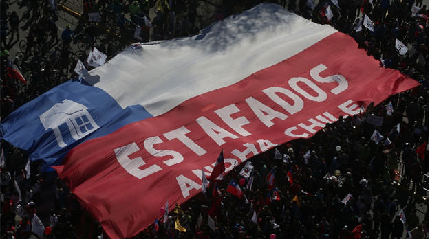 Miles de chilenos contra privatización de pensiones