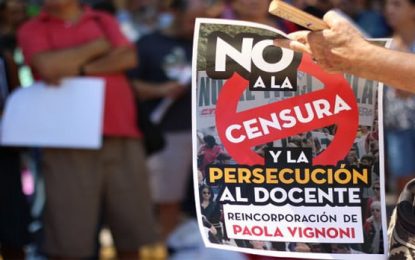 Exigieron la reincorporación de la docente despedida por cuestionar las políticas educativas del gobierno