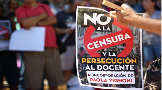 Exigieron la reincorporación de la docente despedida por cuestionar las políticas educativas del gobierno