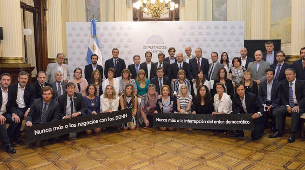 Las provocadoras fotos de Cambiemos por el Día de la Memoria