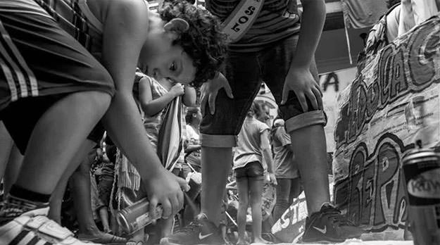 Entregá el chupete y tendrás un juicio justo