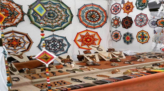 Encuentro de Artesanos en la Plaza de Chacras