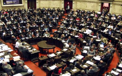 A los legisladores: Les rogamos… les pedimos… les exigimos!