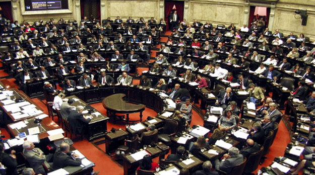 A los legisladores: Les rogamos… les pedimos… les exigimos!