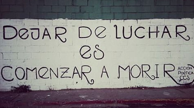 ¡Felicidades y un brindis por tiempos mejores!
