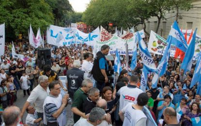 Una multitud dijo no a las “reformas” del gobierno