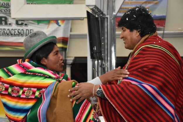 Balance a futuro de Bolivia, “un país vestido de indianitud”