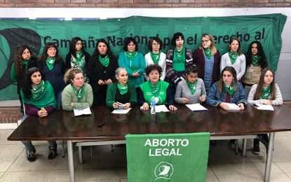 “El pañuelo no nos lo sacamos hasta que el aborto sea Ley”.
