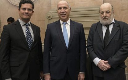 La duda como herramienta contra las operaciones mediáticas y judiciales
