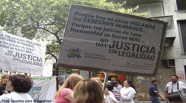 Los dinosaurios reclaman derechos humanos