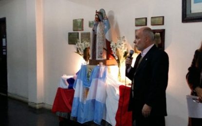 Actos escolares del Patrono Santiago y la Virgen del Carmen de Cuyo: Análisis crítico de las falacias del integrismo católico mendocino