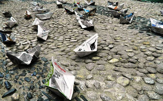 Reclaman #MarParaBolivia con un millón de barquitos de papel