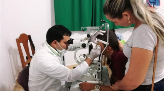 Extranjeros recuperan la visión en Bolivia gracias a Misión Milagro