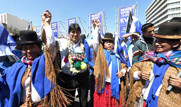 Evo lidera encuestas e impulsa campaña para profundizar el proceso de cambio