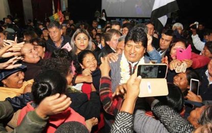 Campaña internacional «Un Abrazo Para Bolivia» por la continuidad del proceso de cambio