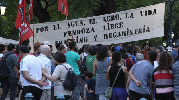 Suárez quiere permitir el uso de cianuro y ácido sulfúrico en las operaciones mineras