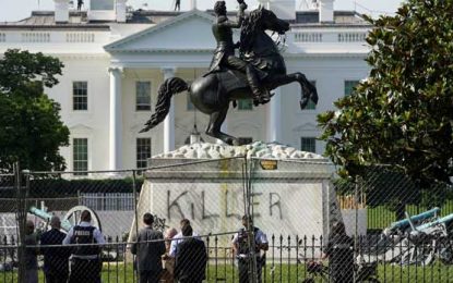 Los próceres nefastos de Norteamérica caen de sus pedestales