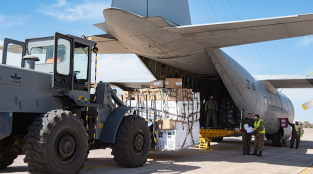 Llegó a Mendoza un Hércules con respiradores e insumos enviados por el gobierno nacional