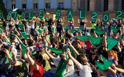 Pañuelazo en Mendoza por el aborto legal