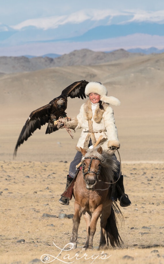Aisholpan de Mongolia y las reinas vendimiales de Mendoza