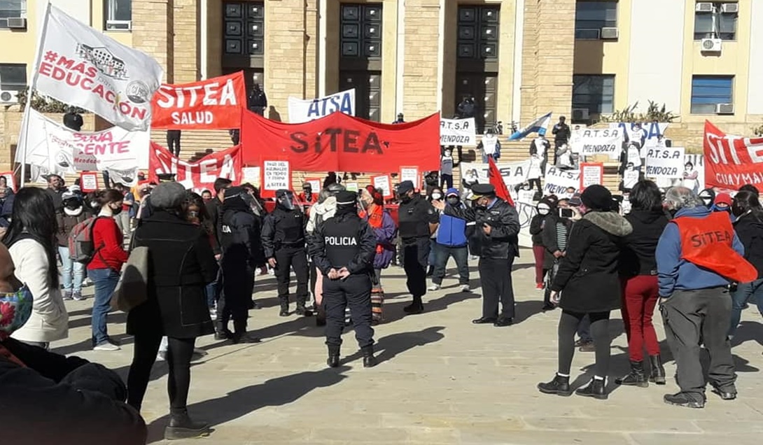 Escalonado o con claúsula gatillo, Mendoza debe recomponer el salario de sus trabajadoras y trabajadores