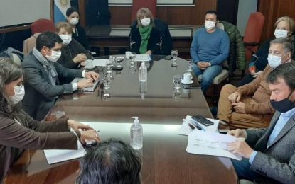 Por insuficiente, AMProS rechazó la propuesta salarial y el gobierno dice que no consultaron a las bases